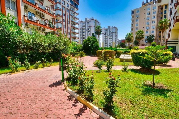 Geräumige 4+1-Wohnung in der Nachbarschaft von Uncaly - Antalya 