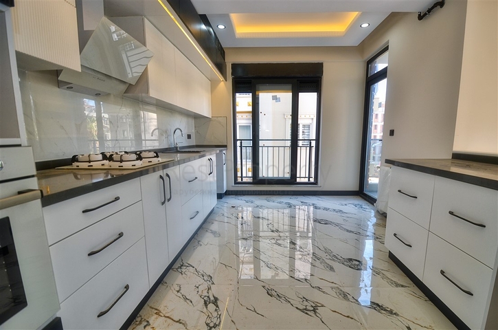 Apartments mit 6+1 Grundriss im Zentrum von Antalya 