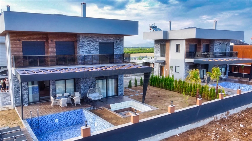 Villa mit 3+1 Grundrissen in der Gegend von Boschemealty - Antalya 