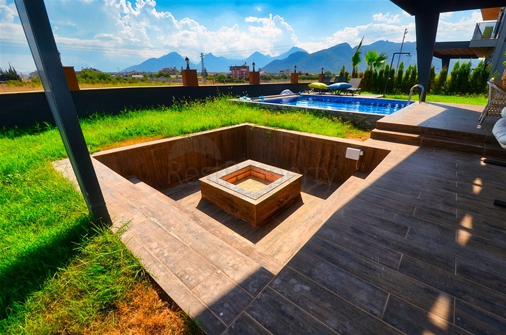 Villa mit 3+1 Grundrissen in der Gegend von Boschemealty - Antalya 