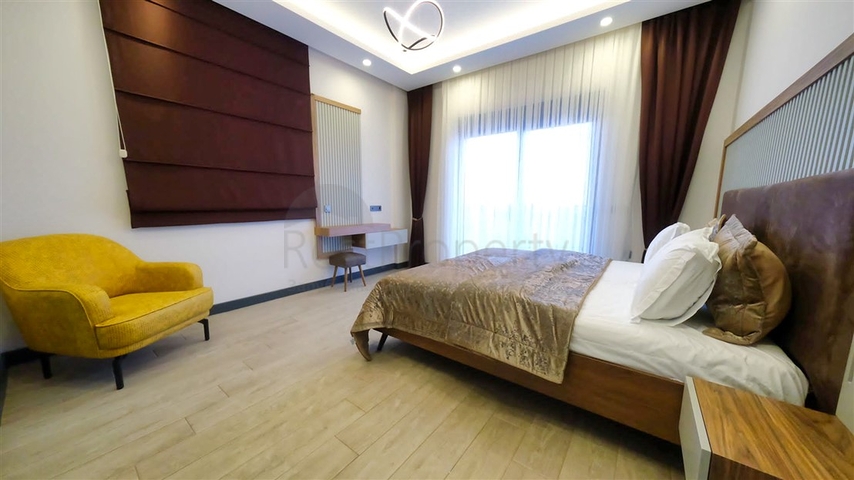 Villa mit 3+1 Grundrissen in der Gegend von Boschemealty - Antalya 