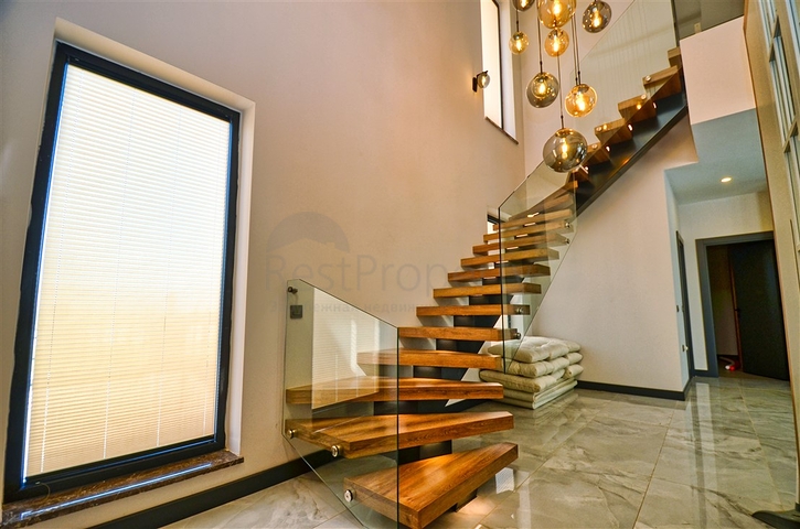 Villa mit 3+1 Grundrissen in der Gegend von Boschemealty - Antalya 