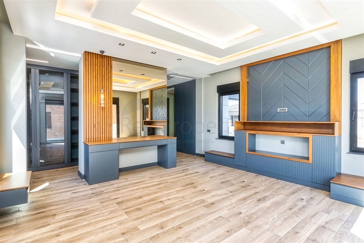 Villa mit 6+1 Grundriss in der Region Doshemealty - Antalya 