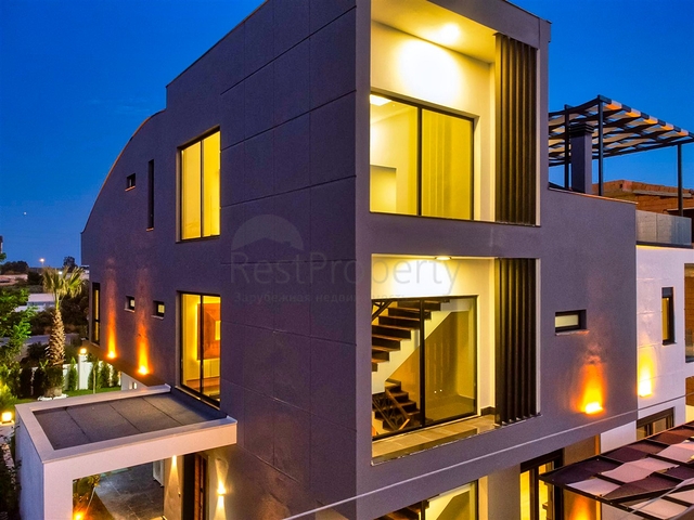 Villa mit 6+1 Grundriss in der Region Doshemealty - Antalya 