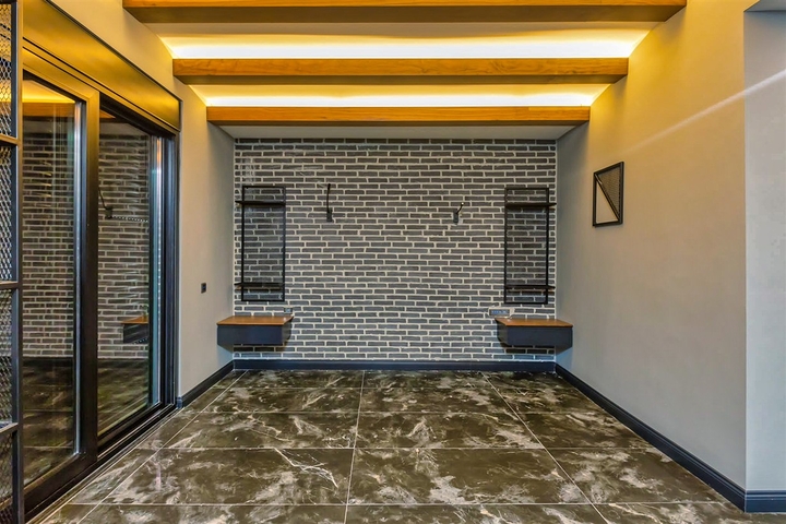 Villa mit 6+1 Grundriss in der Region Doshemealty - Antalya 