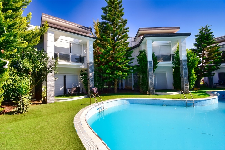 4+1-Villen im Wohnbezirk Güzeloba - Antalya