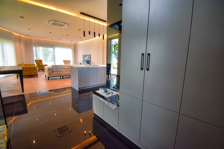 4+1-Villen im Wohnbezirk Güzeloba - Antalya