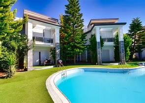 4+1-Villen im Wohnbezirk Güzeloba - Antalya