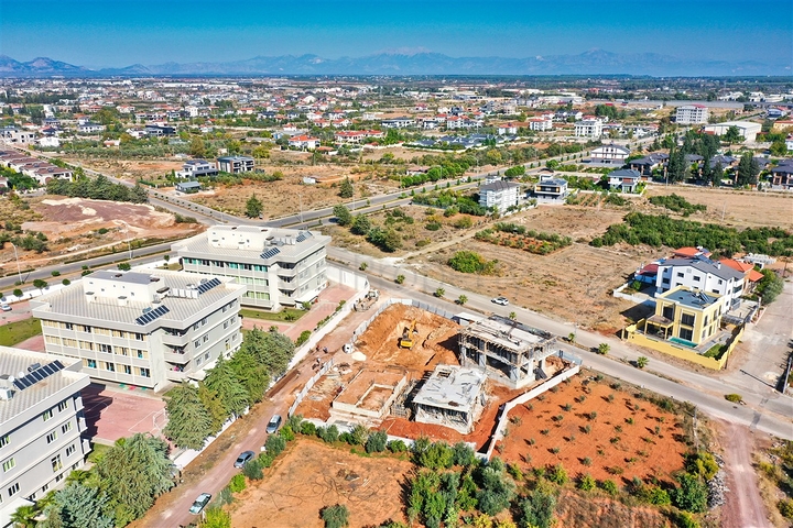 Investitionsprojekt einer 4+1-Villa in der Region Doshemealty - Antalya 