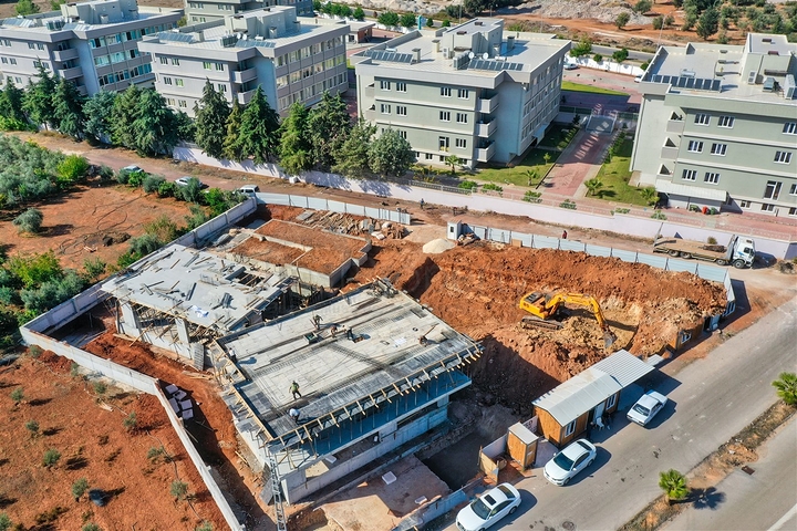 Investitionsprojekt einer 4+1-Villa in der Region Doshemealty - Antalya 