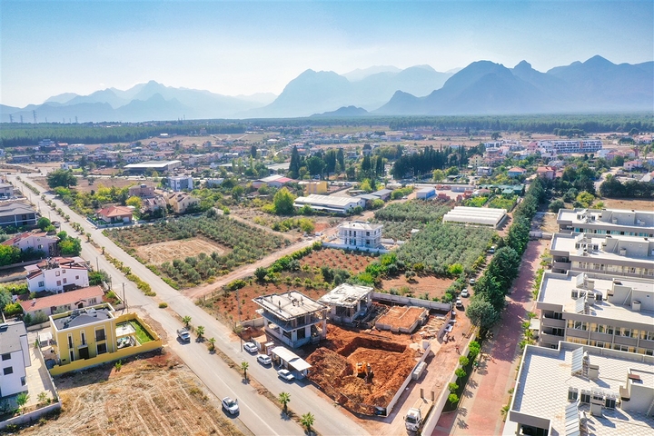 Investitionsprojekt einer 4+1-Villa in der Region Doshemealty - Antalya 