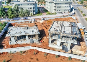 Investitionsprojekt einer 4+1-Villa in der Region Doshemealty - Antalya 