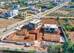 Investitionsprojekt einer 4+1-Villa in der Region Doshemealty - Antalya 