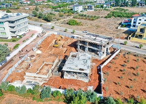 Investitionsprojekt einer 4+1-Villa in der Region Doshemealty - Antalya 