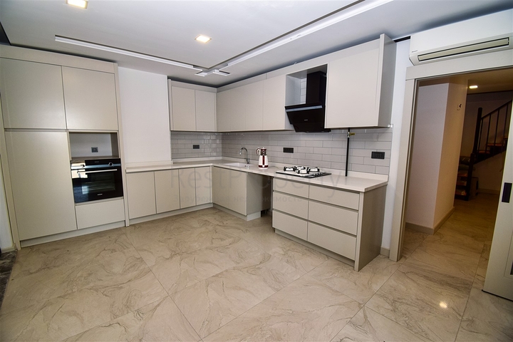 5+1 Duplex-Wohnung in der Nachbarschaft von Uncaly - Antalya