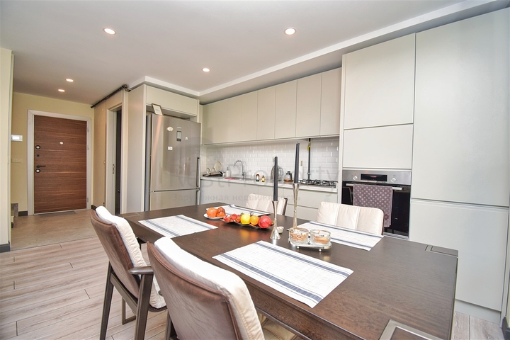 2+1 Wohnung in der Wohngegend Güzeloba - Antalya