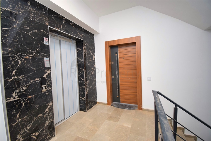 Investitionsprojekt zum Verkauf ausgestellt Gebäude im Stadtteil Altyntasch - Antalya