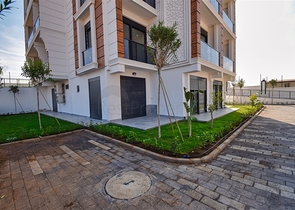 Investitionsprojekt zum Verkauf ausgestellt Gebäude im Stadtteil Altyntasch - Antalya