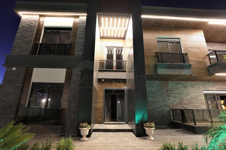 Villa mit 5+1 Grundrissen in der Region Doshemealty - Antalya