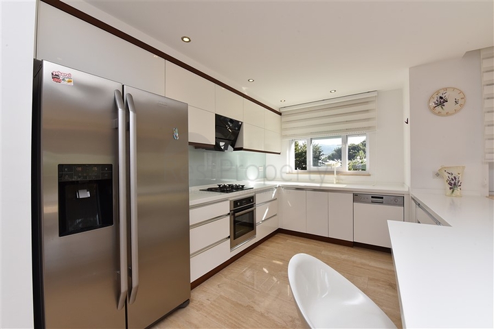 Geräumiges 3+1 Penthouse im Stadtteil Konakly