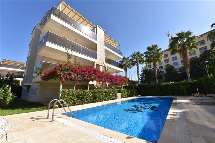 Geräumiges 3+1 Penthouse im Stadtteil Konakly