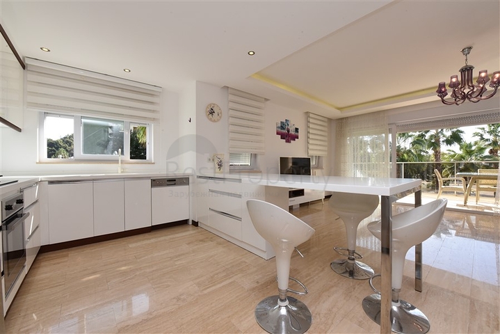 Geräumiges 3+1 Penthouse im Stadtteil Konakly