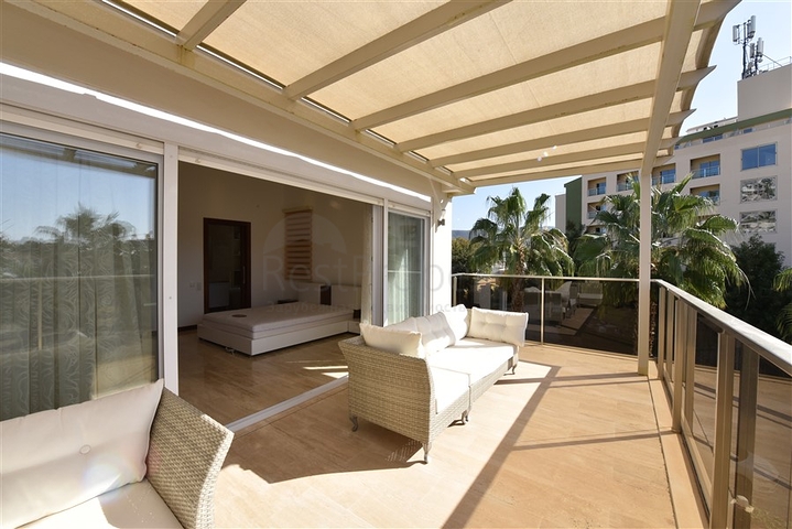 Geräumiges 3+1 Penthouse im Stadtteil Konakly