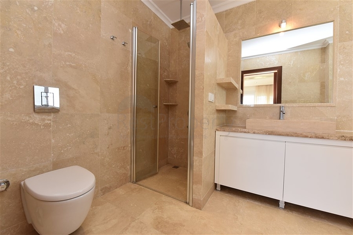 Geräumiges 3+1 Penthouse im Stadtteil Konakly