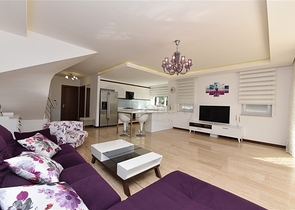 Geräumiges 3+1 Penthouse im Stadtteil Konakly