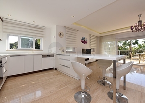 Geräumiges 3+1 Penthouse im Stadtteil Konakly