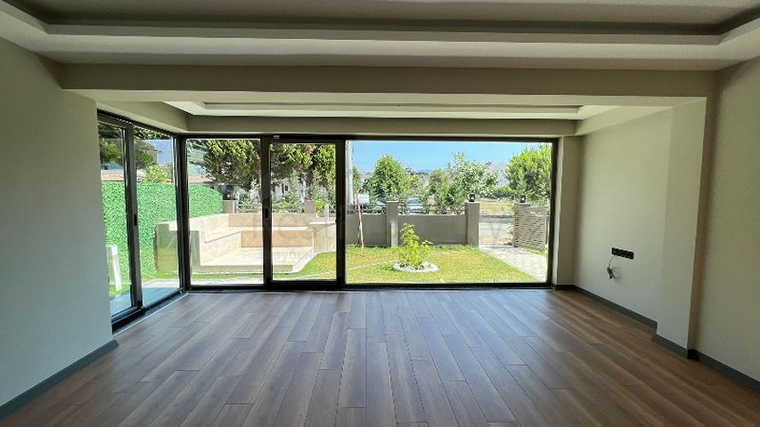 Villa mit 3+1 Grundrissen in Fethiye