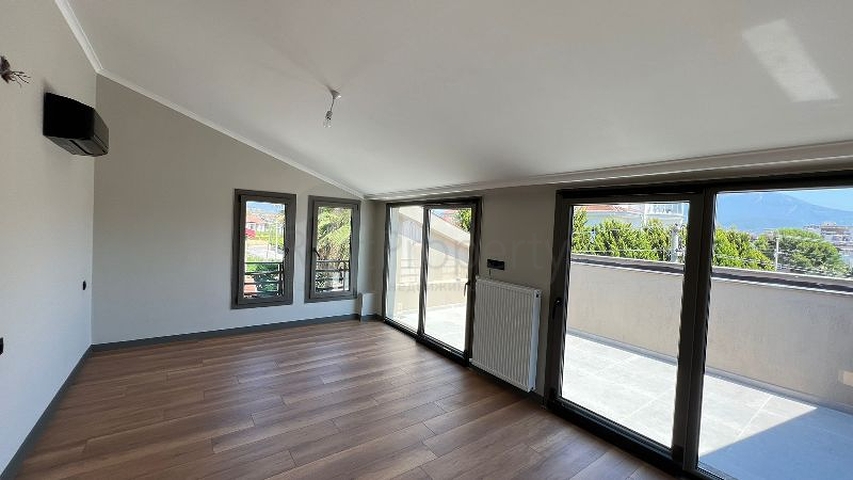 Villa mit 3+1 Grundrissen in Fethiye