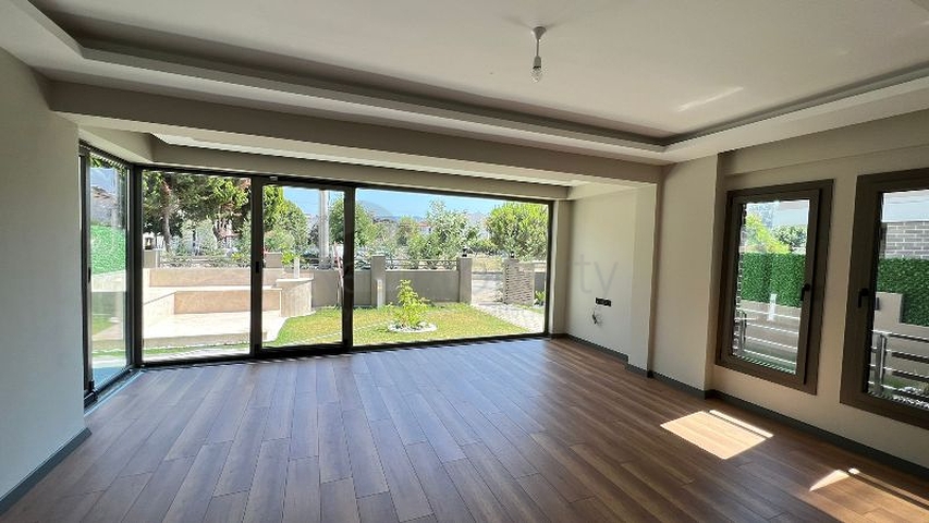 Villa mit 3+1 Grundrissen in Fethiye