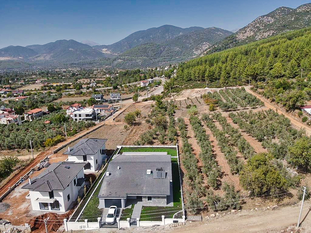 Villa mit 3+1 Grundrissen in Fethiye