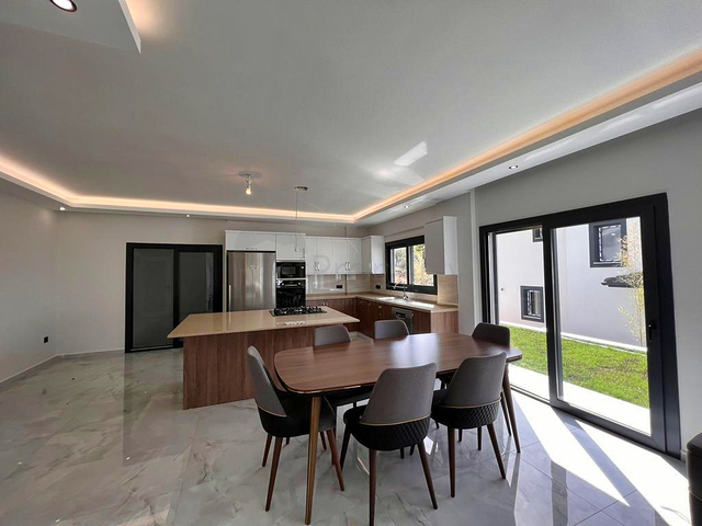 Villa mit 3+1 Grundrissen in Fethiye