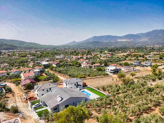 Villa mit 3+1 Grundrissen in Fethiye