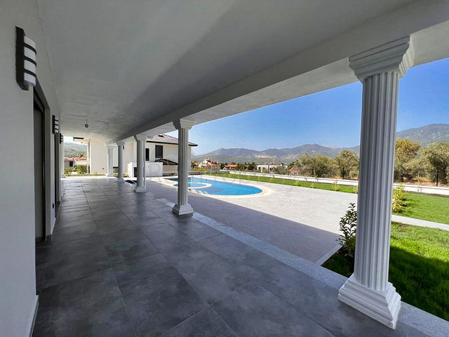 Villa mit 3+1 Grundrissen in Fethiye