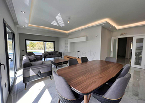 Villa mit 3+1 Grundrissen in Fethiye