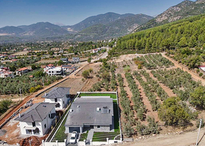 Villa mit 3+1 Grundrissen in Fethiye