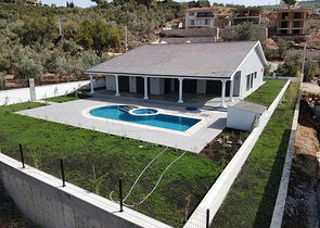 Villa mit 3+1 Grundrissen in Fethiye