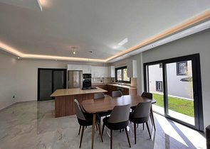 Villa mit 3+1 Grundrissen in Fethiye