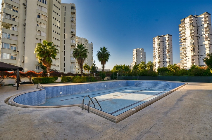 2+1 Wohnung im Stadtteil Lara - Antalya