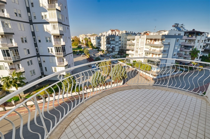 2+1 Wohnung im Stadtteil Lara - Antalya