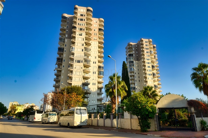 2+1 Wohnung im Stadtteil Lara - Antalya