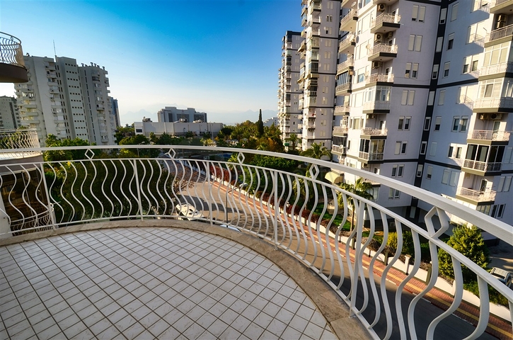 2+1 Wohnung im Stadtteil Lara - Antalya