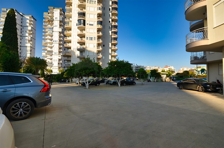 2+1 Wohnung im Stadtteil Lara - Antalya