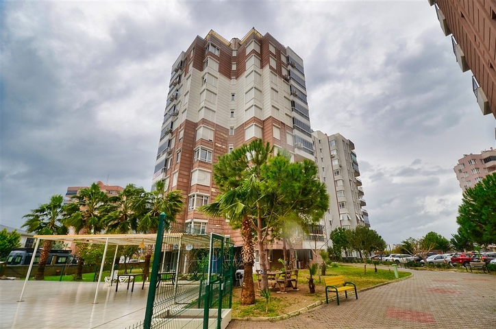 3+1 Wohnung in der Wohngegend Güzeloba - Antalya 