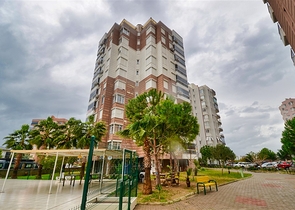 3+1 Wohnung in der Wohngegend Güzeloba - Antalya 