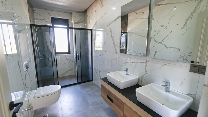 Villa mit 5+1 Grundrissen in der Region Doshemealty - Antalya 