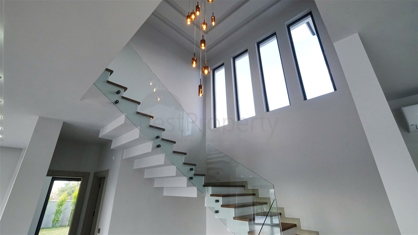 Villa mit 5+1 Grundrissen in der Region Doshemealty - Antalya 